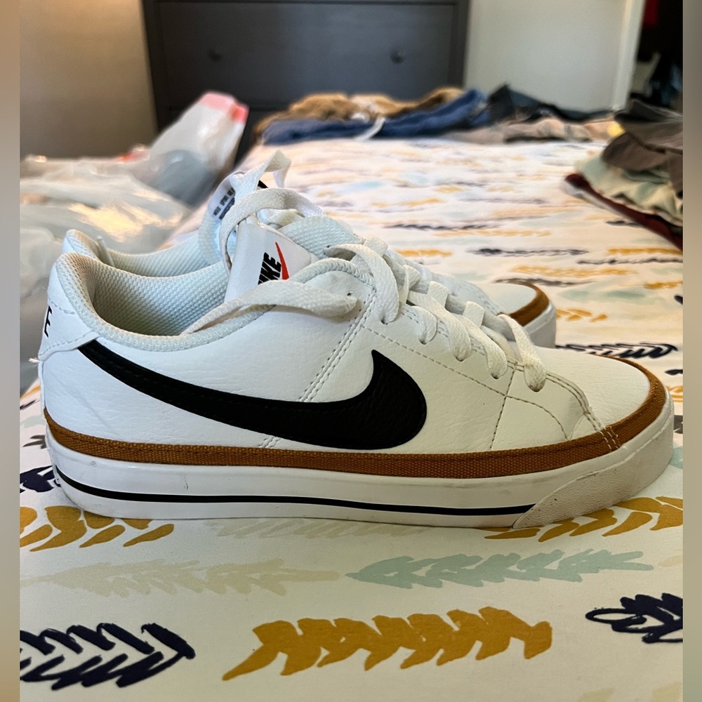 Nike Court Legacy Size 6